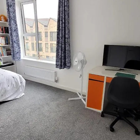 Stretford Townhouse Bedroom Homestay Manchester