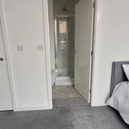 Homestay Stretford Townhouse Bedroom Manchester