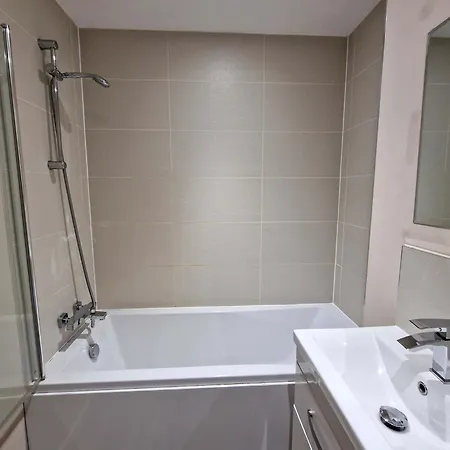 1 Bed Media Flat Free Parking Apartamento *