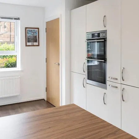 Entire In * Manchester