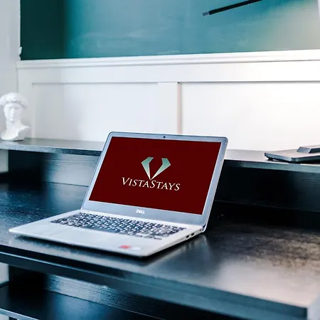 Stylish 2bdr By Vista Short Lets & Serviced With Pool Table & Free Wifi Near Appartamento Manchester