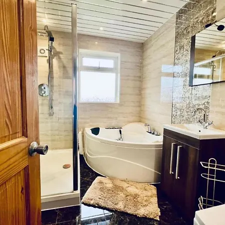 13 Guests - Free Parking - House Dom wakacyjny *