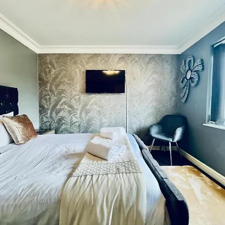 13 Guests - Free Parking - House Dom wakacyjny