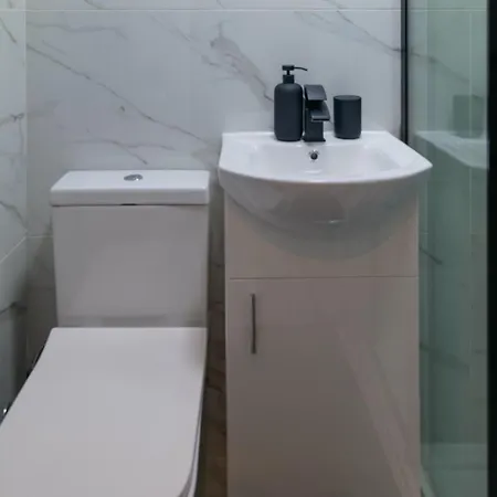 Downtown Cozy House In Сasa de vacaciones Mánchester