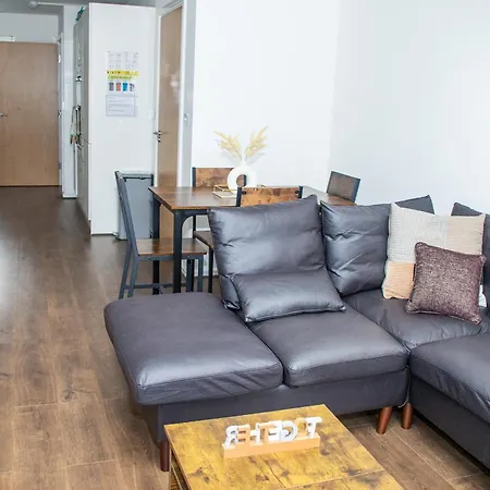 Entire In Manchester