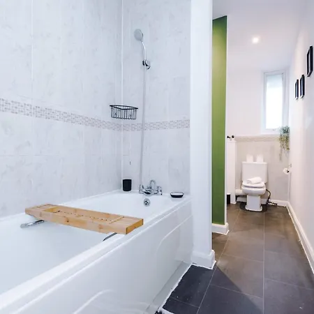 Rest&recharge At A Spacious Townhouse By The Etihad *