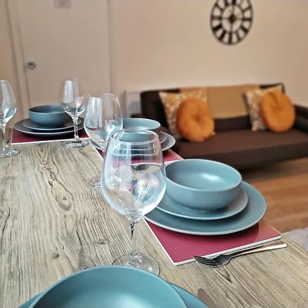 Dom wakacyjny Modern 4 Bed House - Free Parking Manchester