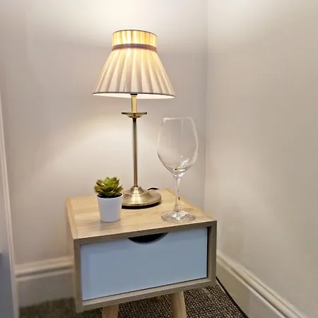 Modern 4 Bed House - Free Parking * Manchester