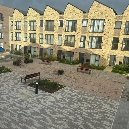 Quarto em Acomodações Particulares Spacious Double With Private Bathroom *