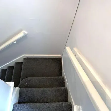 Entire House In מנצ'סטר