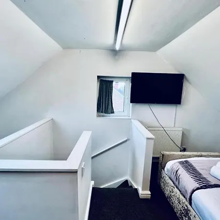 Dom wakacyjny 13 Guests - Free Parking - House