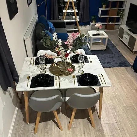 Withington Haven - 2-bed Luxury Manchester