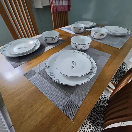 Cosy 3 Bed With Parking Near Piccadilly, Etihad Stadium And Coop Live Sleeps Up To 6 Tatil Evi *