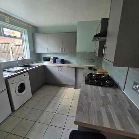 Cosy 3 Bed With Parking Near Piccadilly, Etihad Stadium And Coop Live Sleeps Up To 6 Tatil Evi Manchester