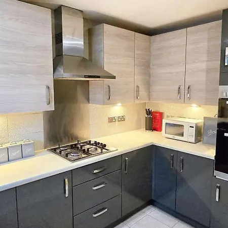 Сasa de vacaciones Newly Refurbished 4bedroom Townhouse By The Etihad