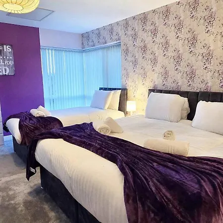 Сasa de vacaciones Newly Refurbished 4bedroom Townhouse By The Etihad Mánchester