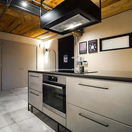 Appartement Hangar By The Heim Residences