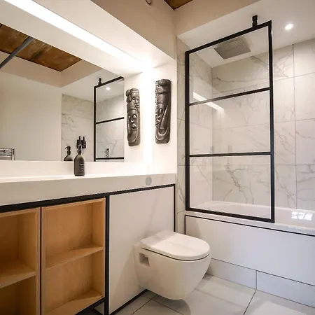 Hangar By The Heim Residences