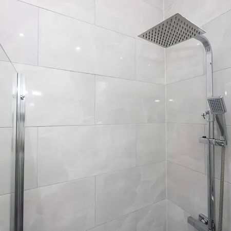 Newly Refurbished 4bedroom House Nr Centre Semesterbostad Manchester