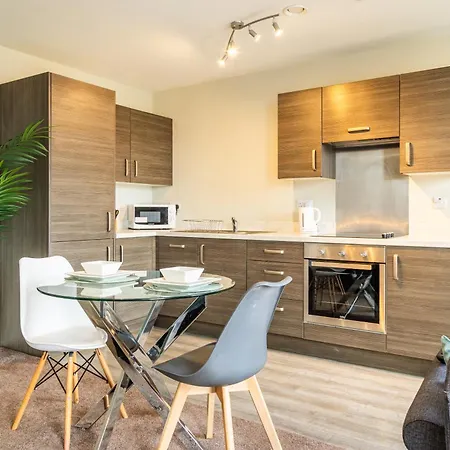 Spacious Studio, Centre , Salford * مانشستر