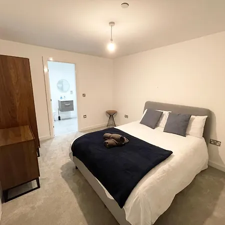 アパート 2 Bedroom Duplex *