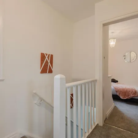 Spacious 3-bed House Didsbury Hébergement de vacances