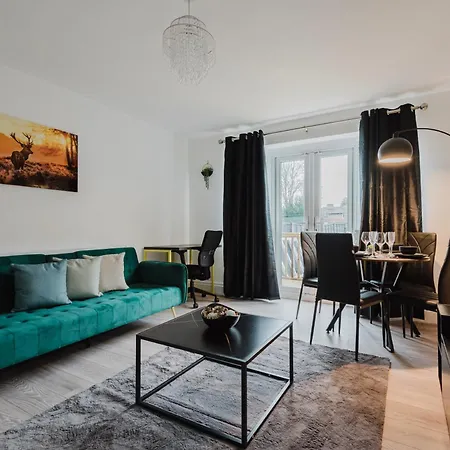 Spacious 3-bed House Didsbury