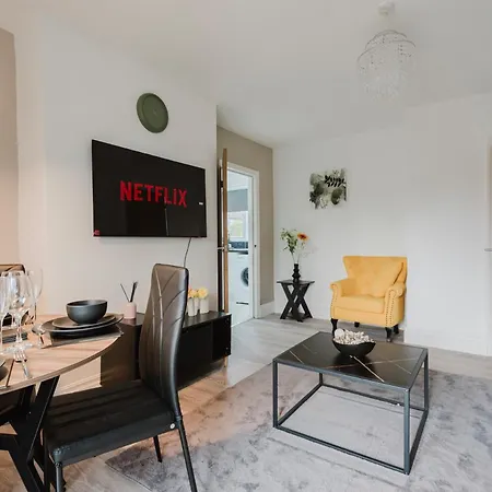 Spacious 3-bed House Didsbury