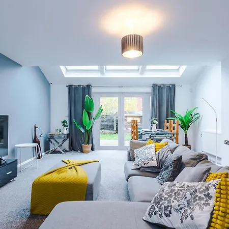 3br-sleeps6-garden-bbq-freeparking-pets * Манчестер