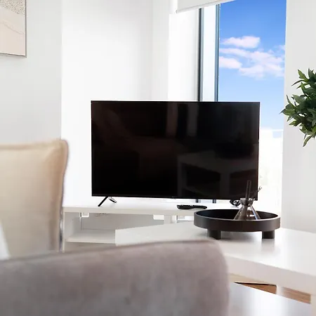 Luxury 2br In Media Апартаменты *