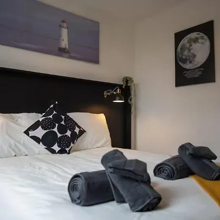 2 Bedroom By Brookland Serviced Short Lets With Free Wifi Apartament