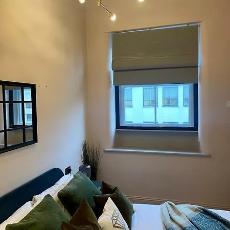 Emerald Escape 3 Bed 3 Bath *