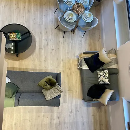 Emerald Escape 3 Bed 3 Bath Manchester