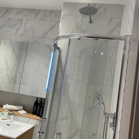 Emerald Escape 3 Bed 3 Bath * Manchester