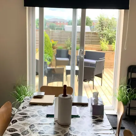 Сasa de vacaciones 5 Bedrm Hse! Ev! & Nr Citycentre! Mánchester