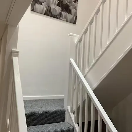 Сasa de vacaciones 5 Bedrm Hse! Ev! & Nr Citycentre! Mánchester