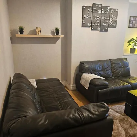 Go Big ! Entire Cozy House For Max 8 People Near Center Tatil Evi *