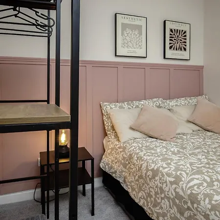 Cozy - Great Location - Perfect For Long Manchester