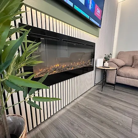 Modern Near Centre Apartment *