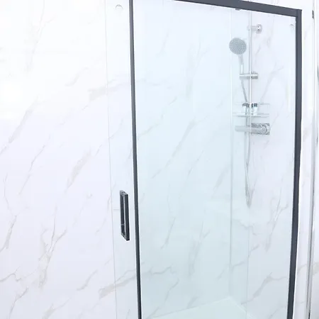 Mdz Luxe Stays-sleeps 6 Mánchester