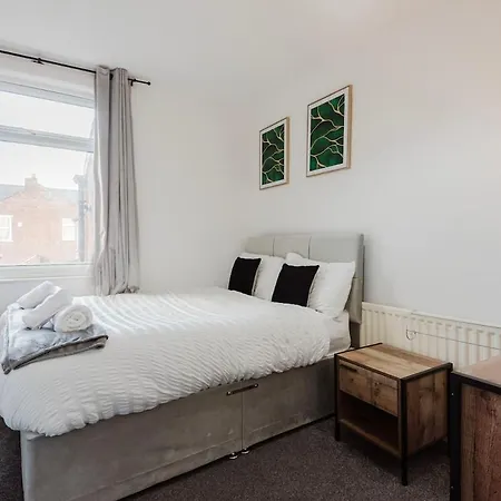 Apartament Free Parking, Late Check Out Coop Live Etihad Stadium 3-bed House *