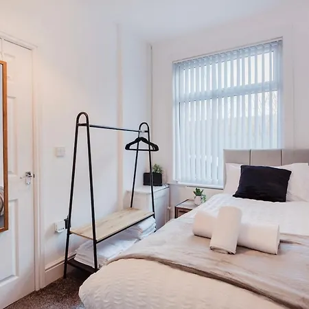 Free Parking, Late Check Out Coop Live Etihad Stadium 3-bed House