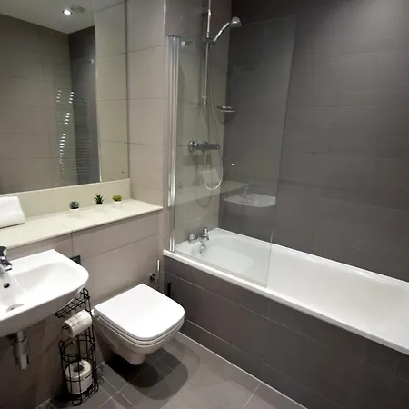 Life 2-bed 1-bath In New Cross * Mánchester