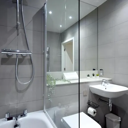 Life 2 - 2-bed 1-bath In New Cross Apartment Manchester