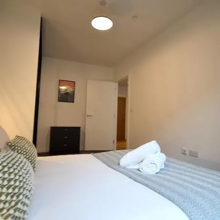 Апартаменты Life 3- 2-bed 1-bath In New Cross *