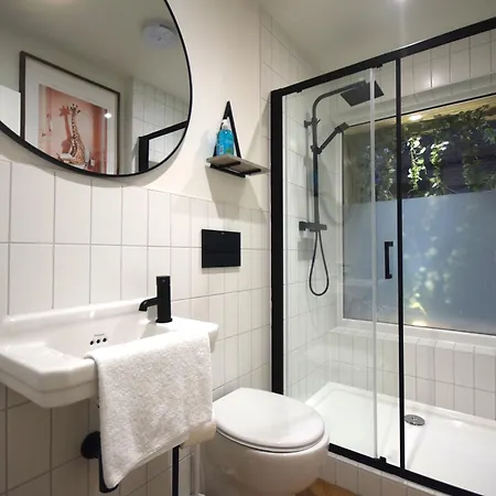 Cityescape - 1br Sofa Bed Balcony Window Shower Apartment Manchester