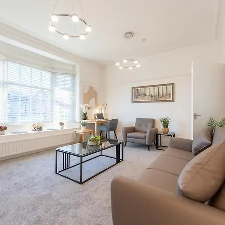 Richmond Retreat - Luxurious And Comfortable Spacious 2 Floor *