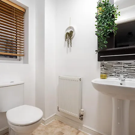 Coop Arena & Etihad - Free Parking - Pool Table Vakantiehuis