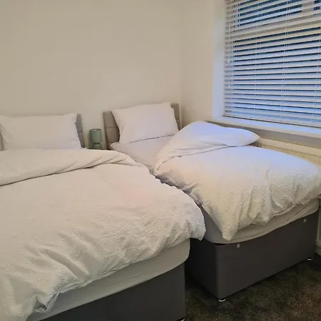 Cosy 2-bed House In بيت للعطل مانشستر