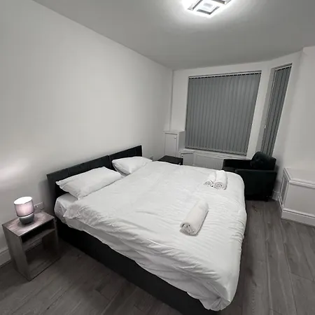 Modern Cozy One Bedroom 曼彻斯特